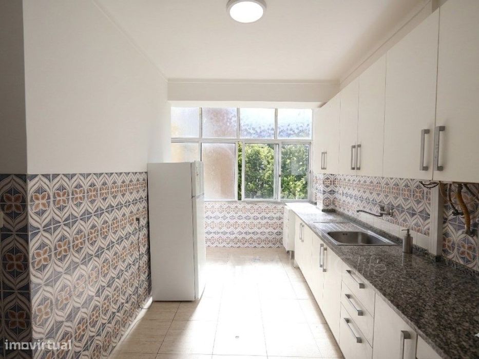 Apartamento T2 Rio do Mouro — Rio de Mouro, Lisboa
