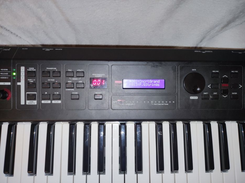Syntezator Yamaha MX 61