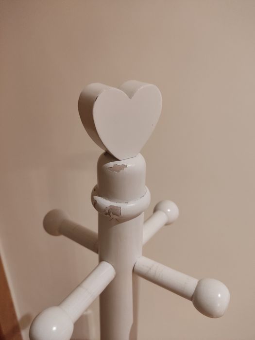 Cabide em madeira branca para criança