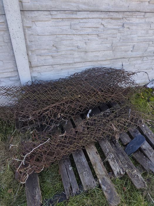 Oddam złom za wywiezienie gruzu.