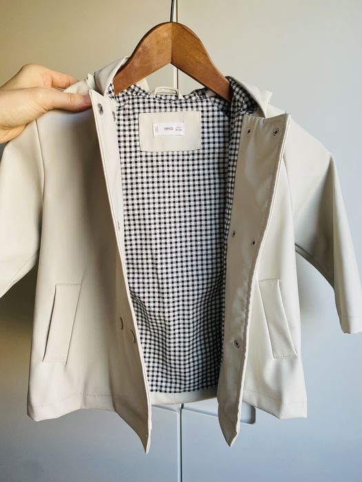 Nowa kurtka przeciwdeszczowa Mango, rozmiar 98