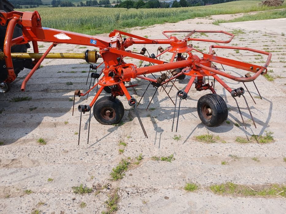 Przetrząsarka karuzelowa kuhn