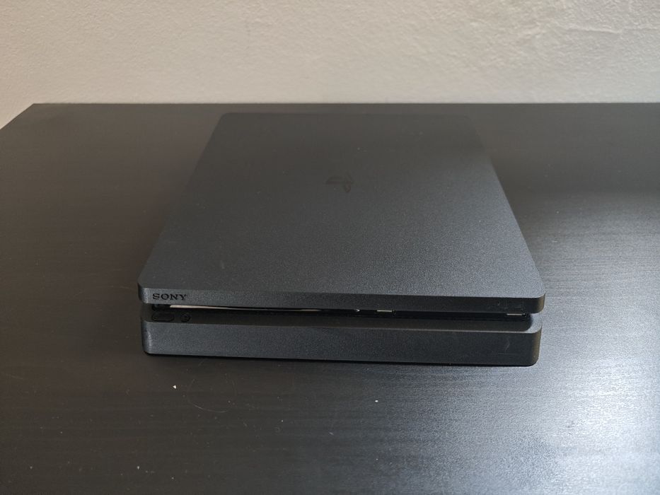 Playstation 4 Slim