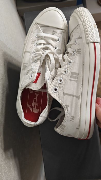 Продам кеди б/у converse
