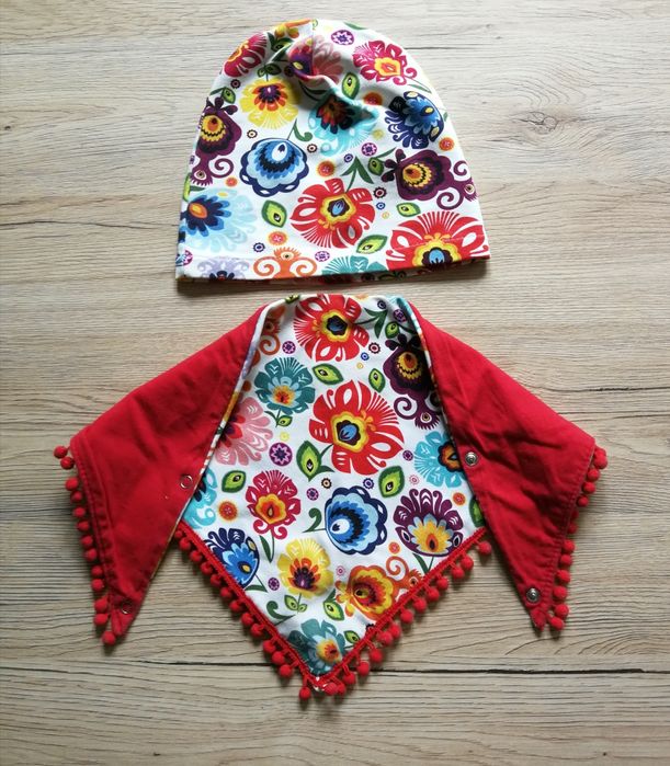 Czapka i chusta folklorystyczna