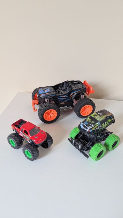 Monster truck monster trucki samochody pojazdy 3 szt