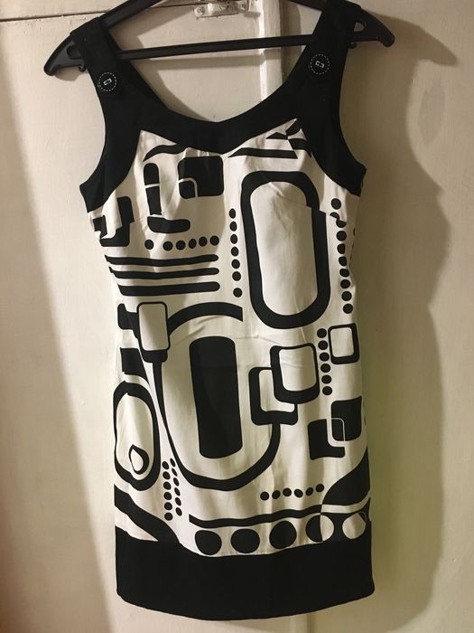 платья, сарафан 44-46 раз.