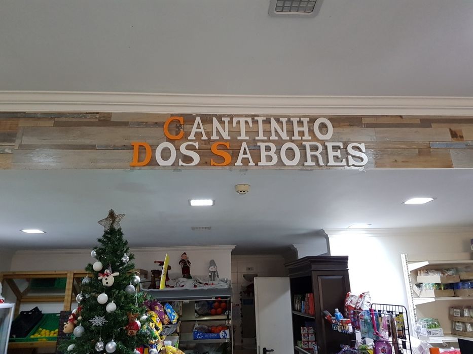 Aluguer loja cafetaria e Mercearia Torres vedras central