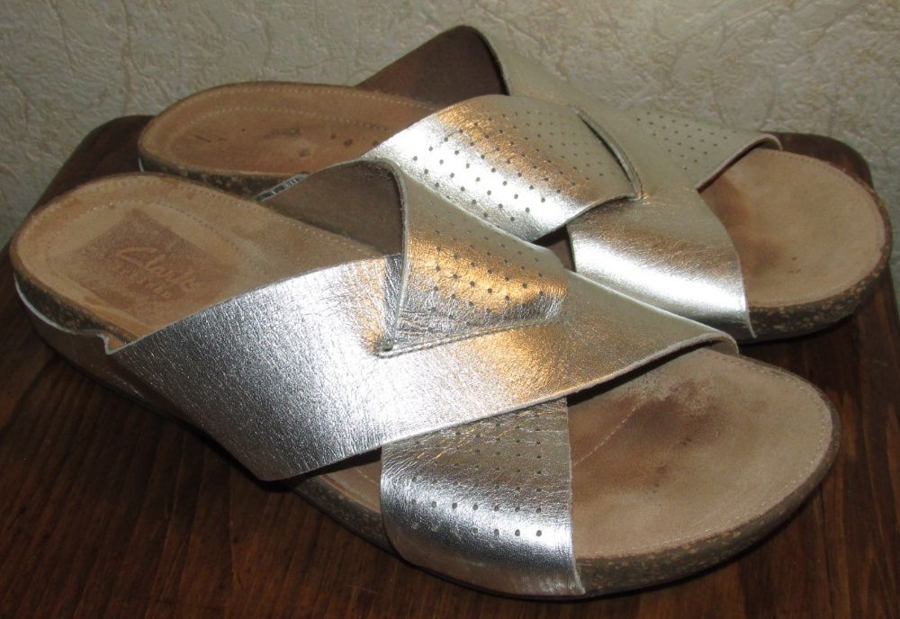 Шлепки,сланцы Clarks 39 размера, стелька 25.5см оригинал кожа