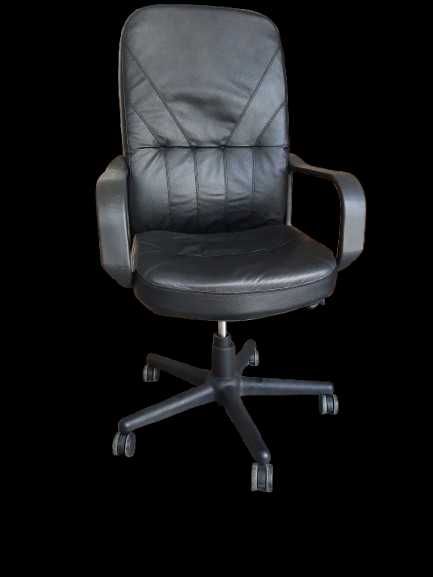 Cadeira de escritório em bom estado