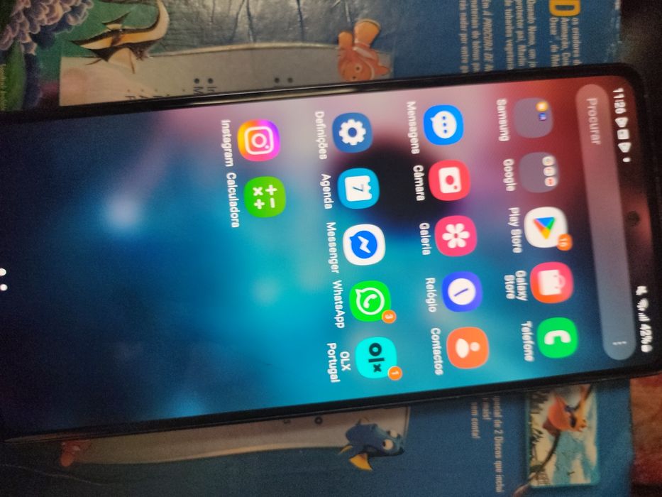 Samsung S20 FE 5g 128gb tem estalo fino no ecrã
