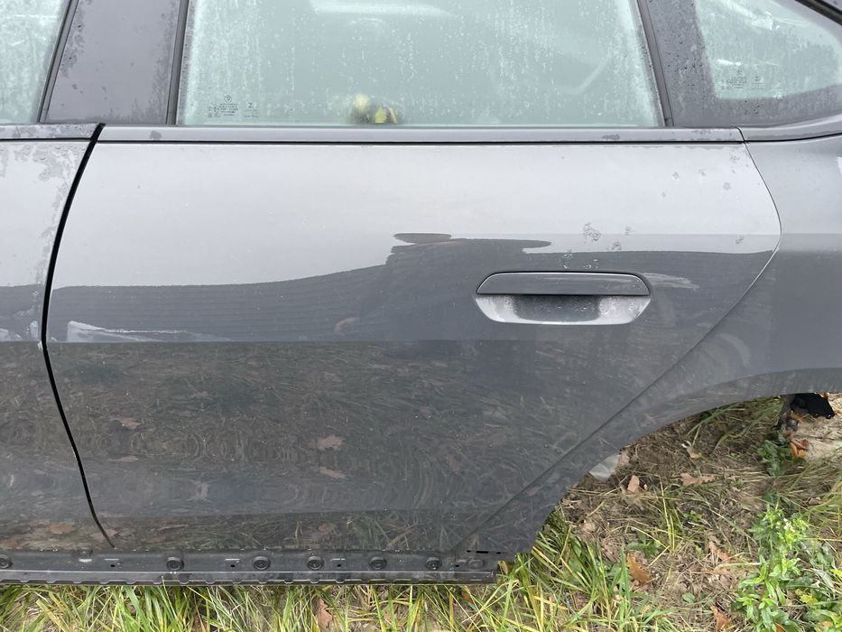 Двері передні на BMW i4 G26