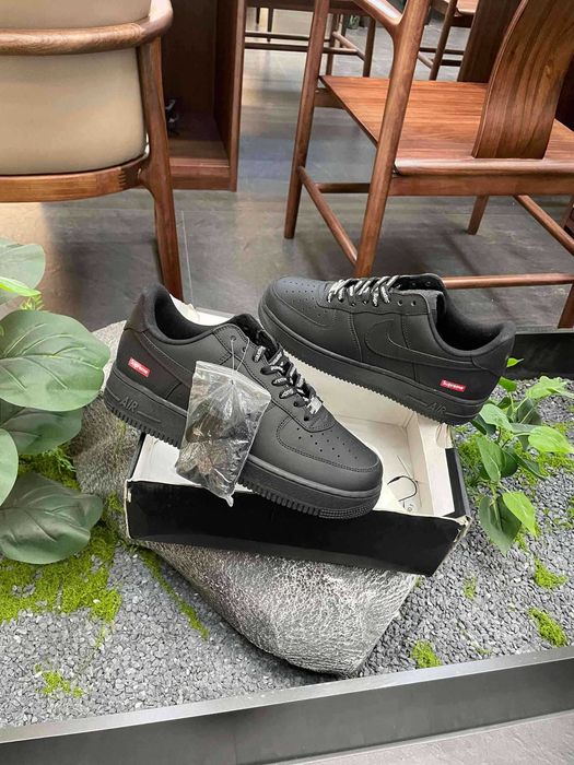 Nike Air Force 1 Low Supreme Czarny r.42