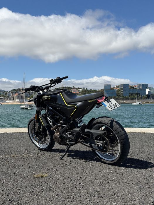 Husqvarna svartpilen 401 com muitos extras e afinação de valvulas feita