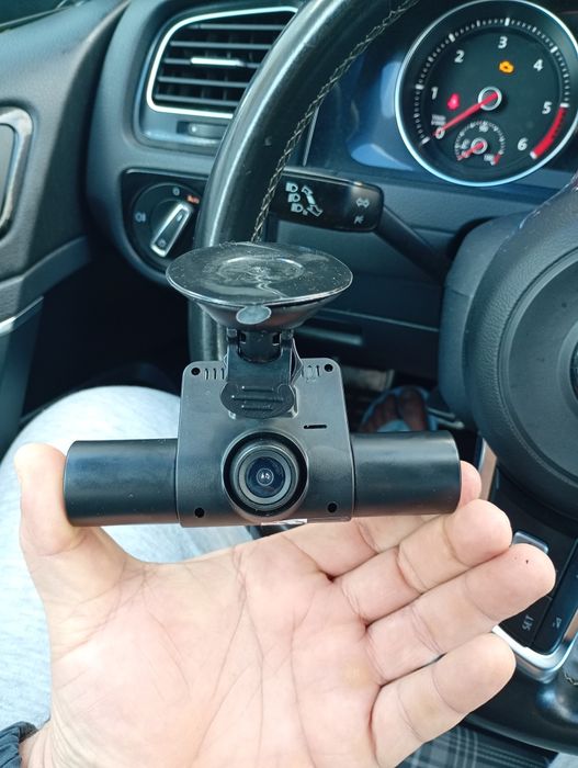 Vêndo câmera pra carro com carregador e cartão de memória