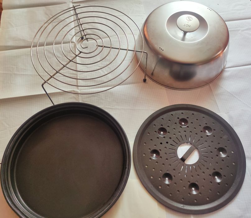 Продам микроволновую печь SAMSUNG модель CE 1175 ER.