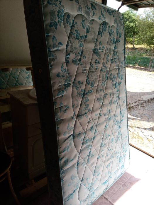 Vendo colchão de casal