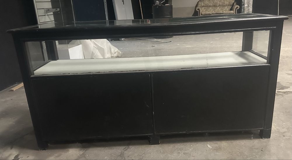 Balcão Vitrine em Madeira pesada (retirar em Montijo)