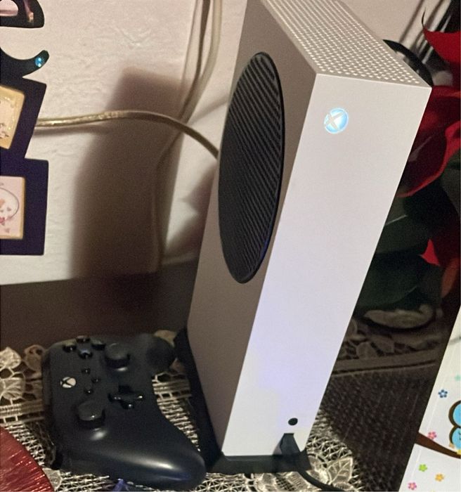 Xbox serie s com 1 comando