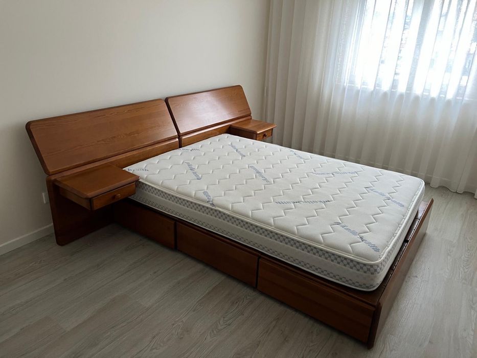 Cama de Casal em Madeira com Gavetões de Arrumação + Colchão Pikolin