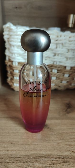 Estee Lauder Pleasures Intense