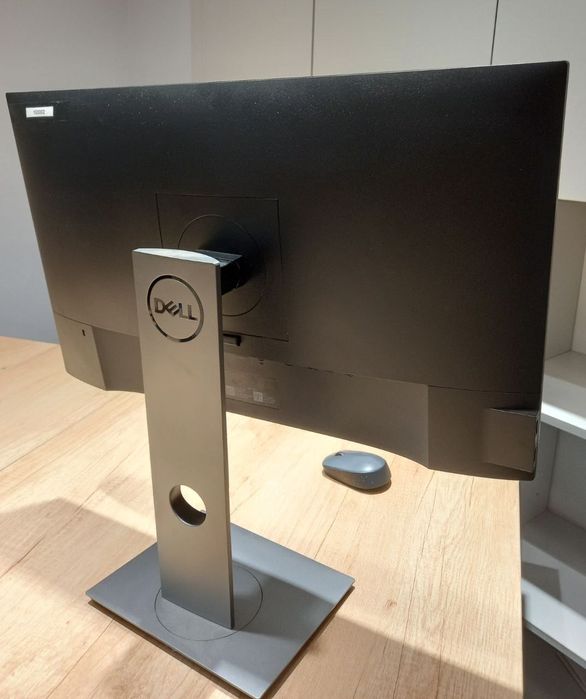 Монитор Dell 2019