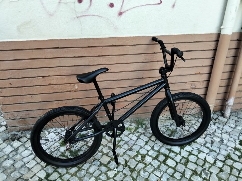 Bmx preta sem nenhum problemas