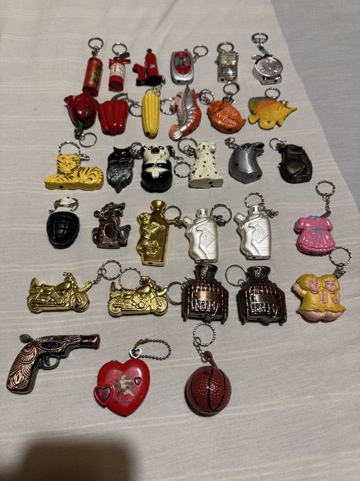 Lote de 32 porta-chaves/isqueiros - vazios