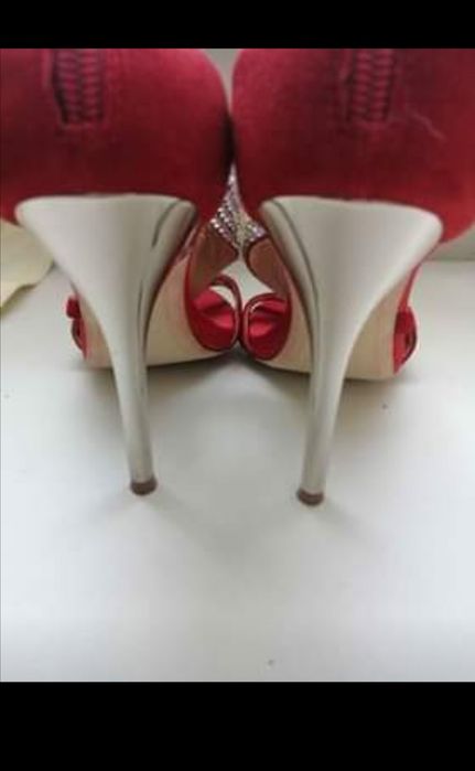 Sapatos de Marca Tamanho 39 Novos