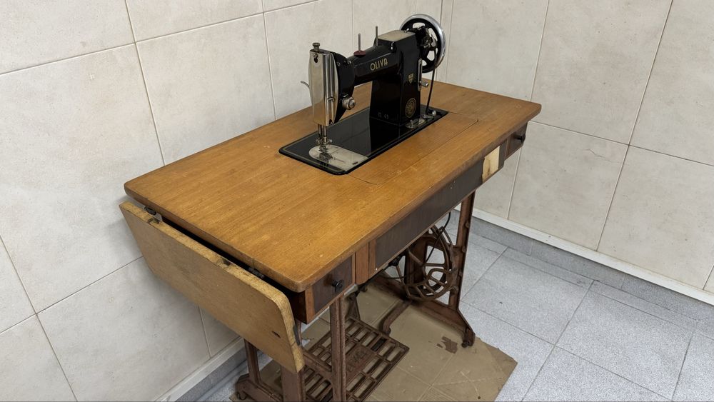 Maquina de costurar OLIVA