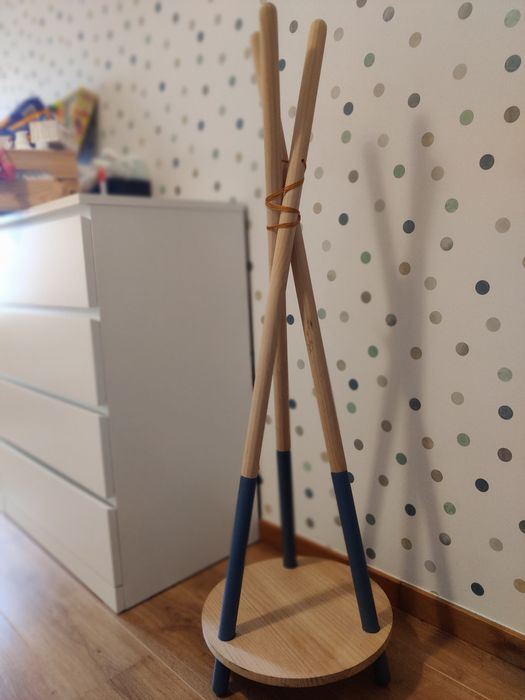 Cabide estilo Montessori