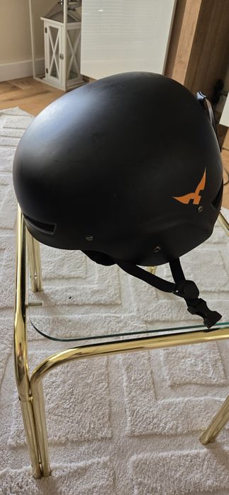 Kask z wypinanymi nausznikami rozmiar L 58-62 cm