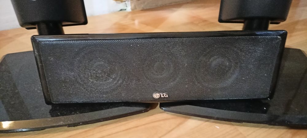 cztery kolumny LG 360w 4 Ω impedancji