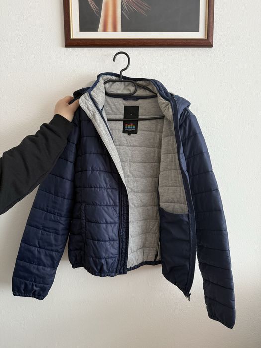 Granatowa ciepła kurtka na zimę z kapturem na zamek Outfitters’nation