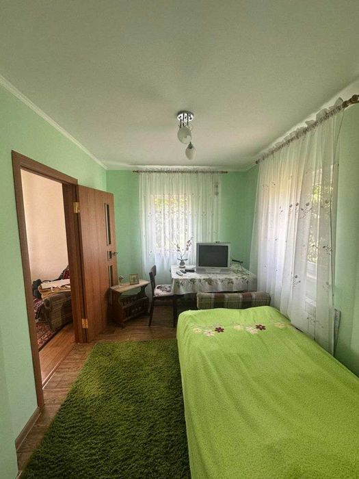 Продам доглянутий будинок по київській трасі
