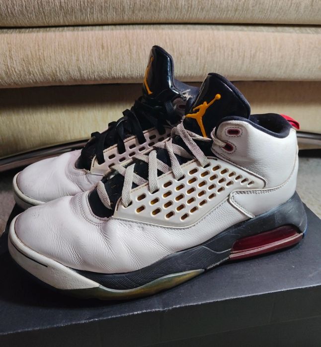 JORDAN MAXIN 200 - r. 43