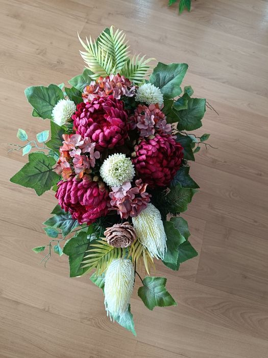 Stroik kompozycja na grób, cmentarz