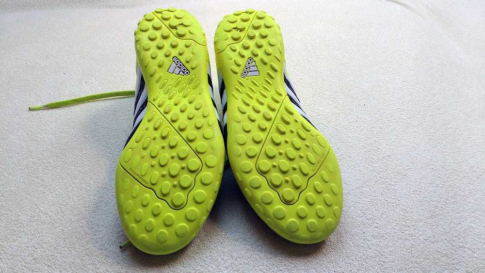 buty piłkarskie adidas 38 2/3  wkładka  24cm