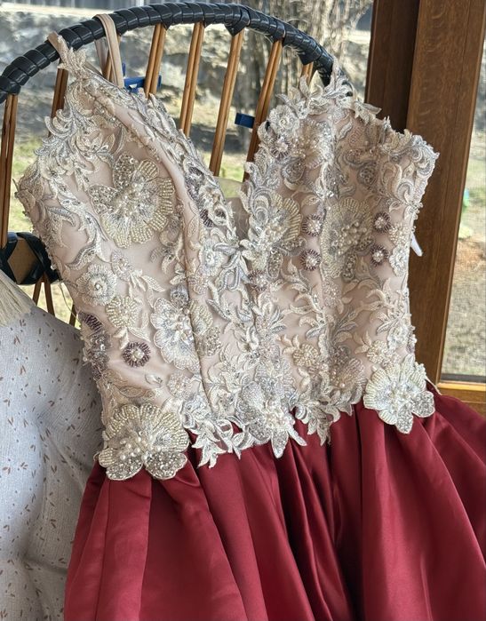 Сукня на випускний