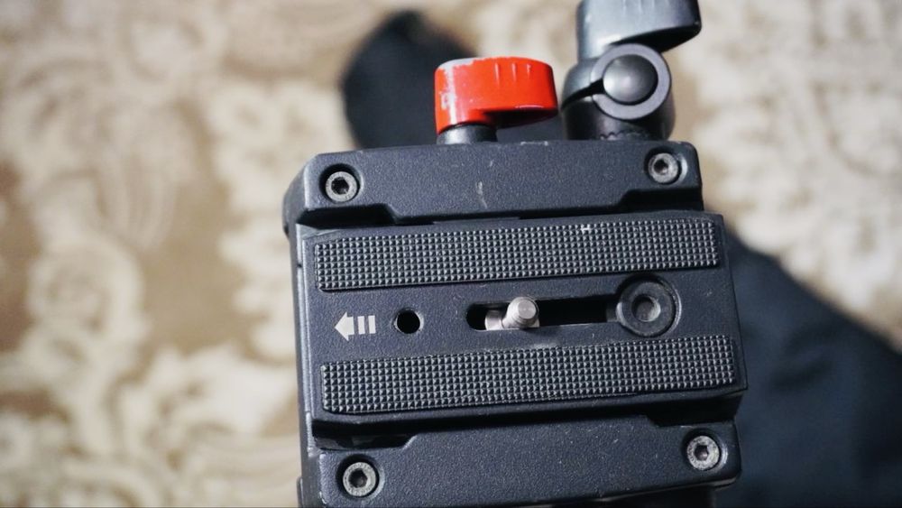 Продам монопод LYT -D293