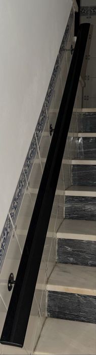 Corrimãos preto