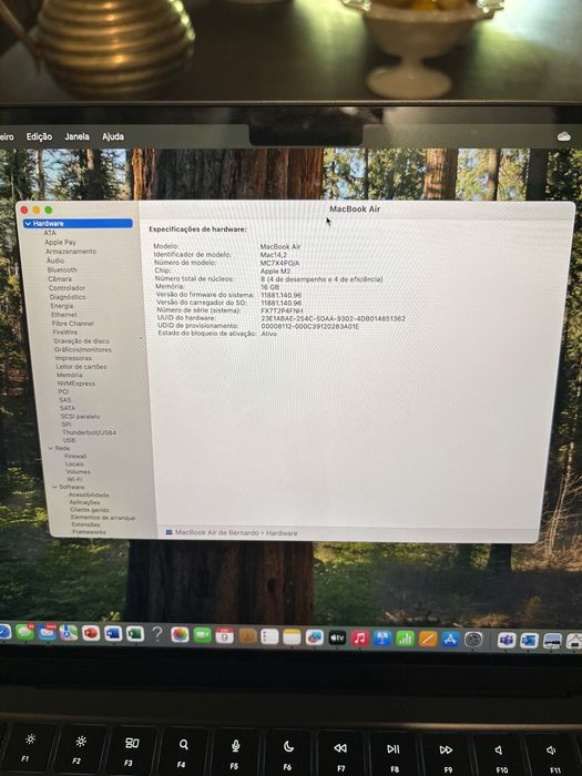 MacBook Air M2 13” Midnight | 16GB RAM | 256GB SSD | 18 Ciclos | Como Novo