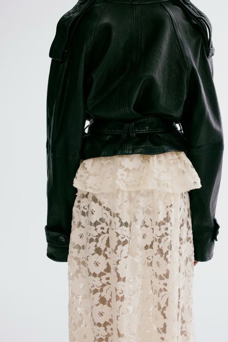 H&M kremowa koronkowa spódnica z falbanką M
