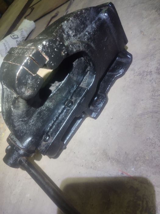 Тиски слесарные 120 с наковальней