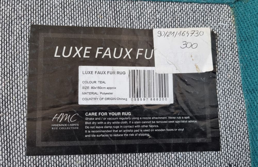 luksusowy dywan z imitacji futra (Luxe Faux Fur Rug)