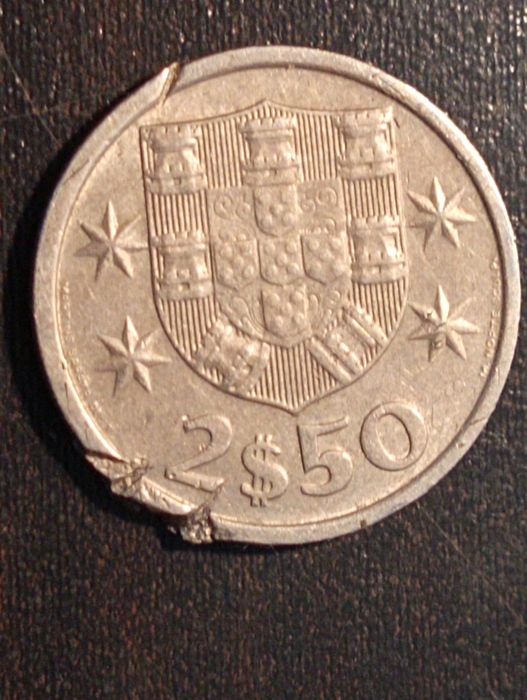 3 moedas de 2,5 escudos	Portugal	1983, 1985, 1969