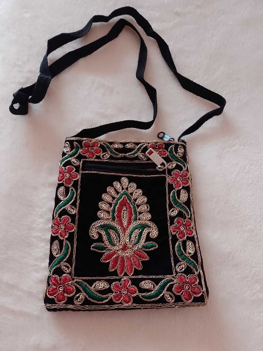 Bogato Zdobiona torebka listonoszka z Londynu, saszetka