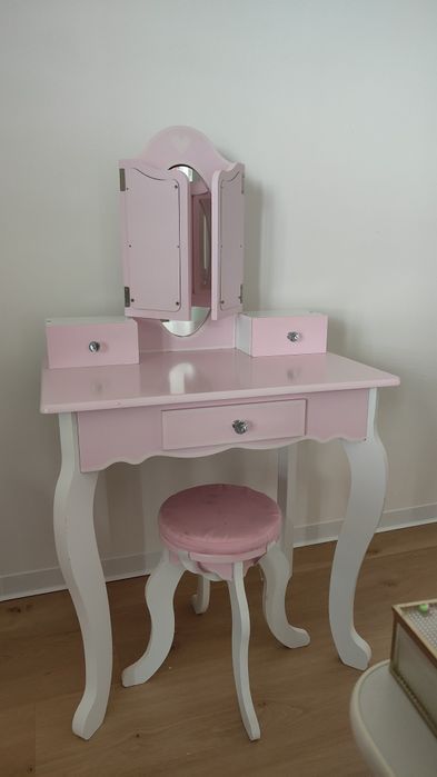 Toaletka dla dziewczynki