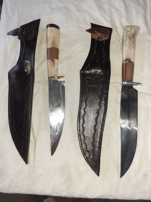 facas e lanças de caça, artesanais