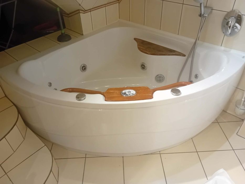 Wanna z hydromasażem